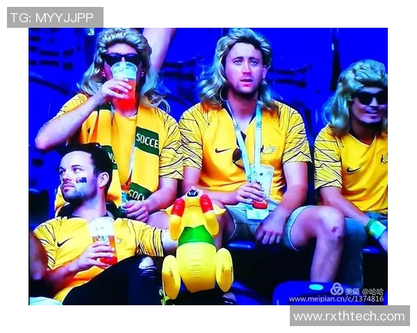 世界足球明星亲密瞬间大揭秘接吻视频引发热议与粉丝狂欢