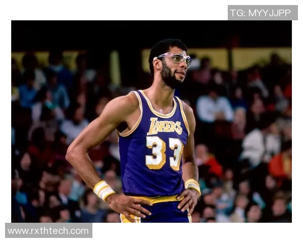 名篮球明星的传奇人生与赛场背后的不为人知故事