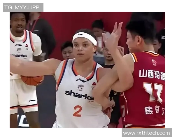 篮球明星意外遭遇腿部截肢重返赛场的艰难历程与不屈精神